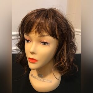 NWT Bang Wavy Bob Wig
